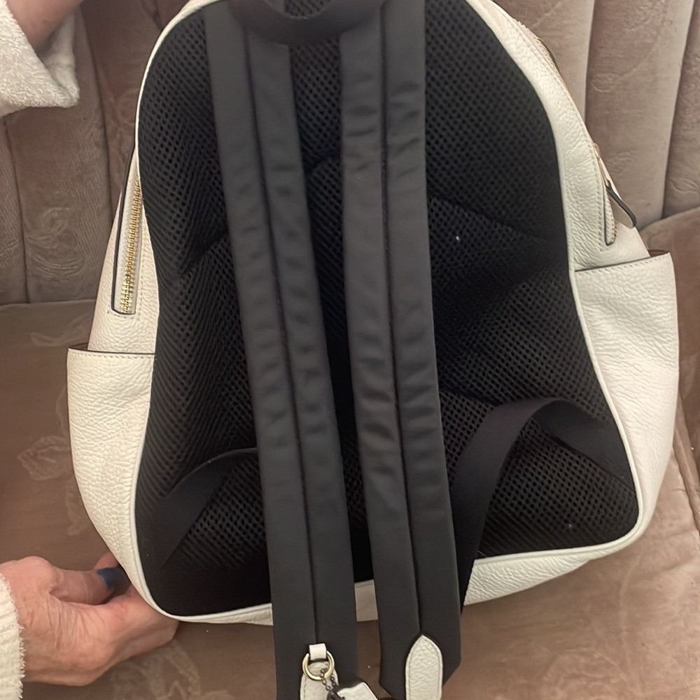 Pale baby pink leather Coach Backpack - Picture 3 of 5